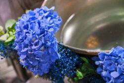 baptistery-decoration-for-a-baptism-in-greece-blue-hydrangeas-blue-gypsophila