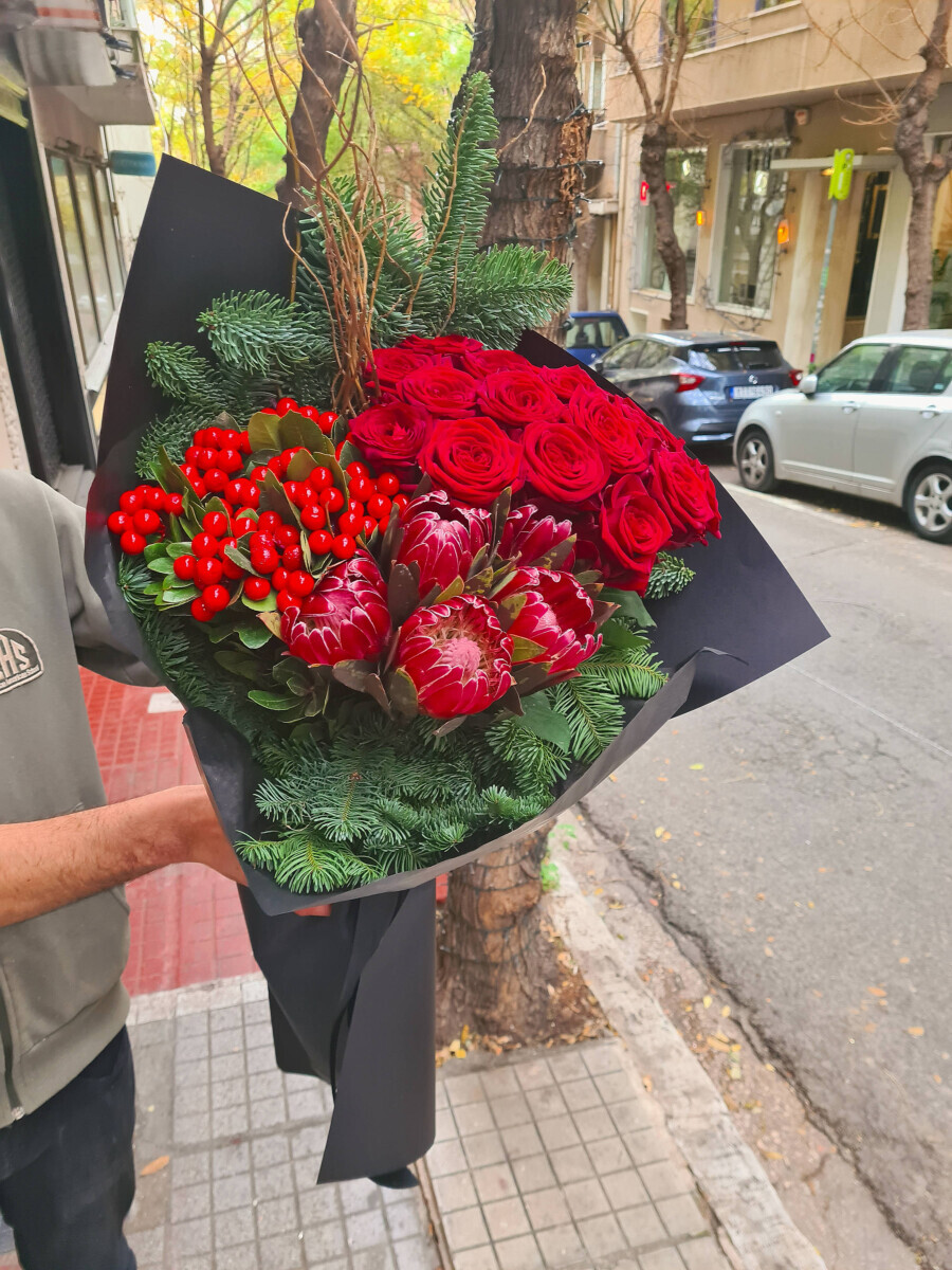 Bouquet Red Roses Hypericum Proteas