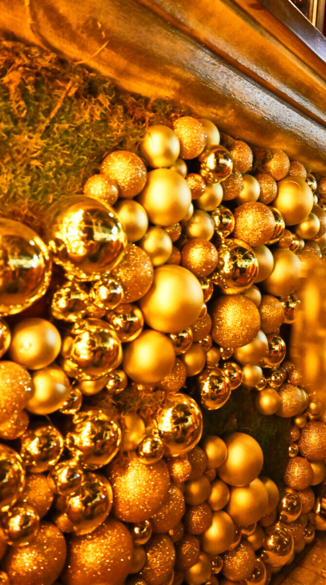 Christmas Decoration Golden Balls