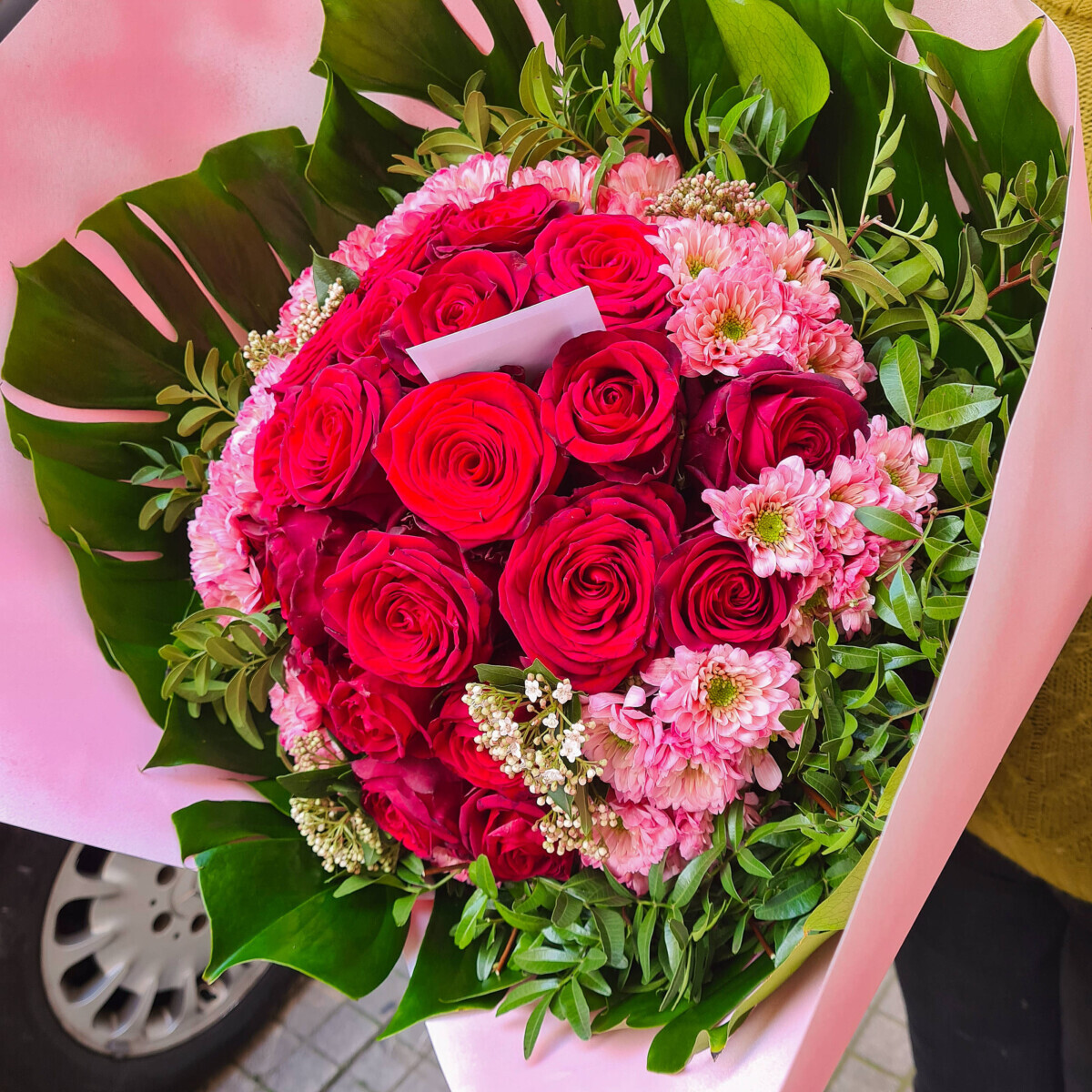 Bouquet Roses Red Chrysanthemums Pink