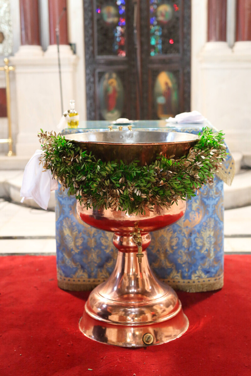 Baptismal Font Garland Schinos Green & Gold