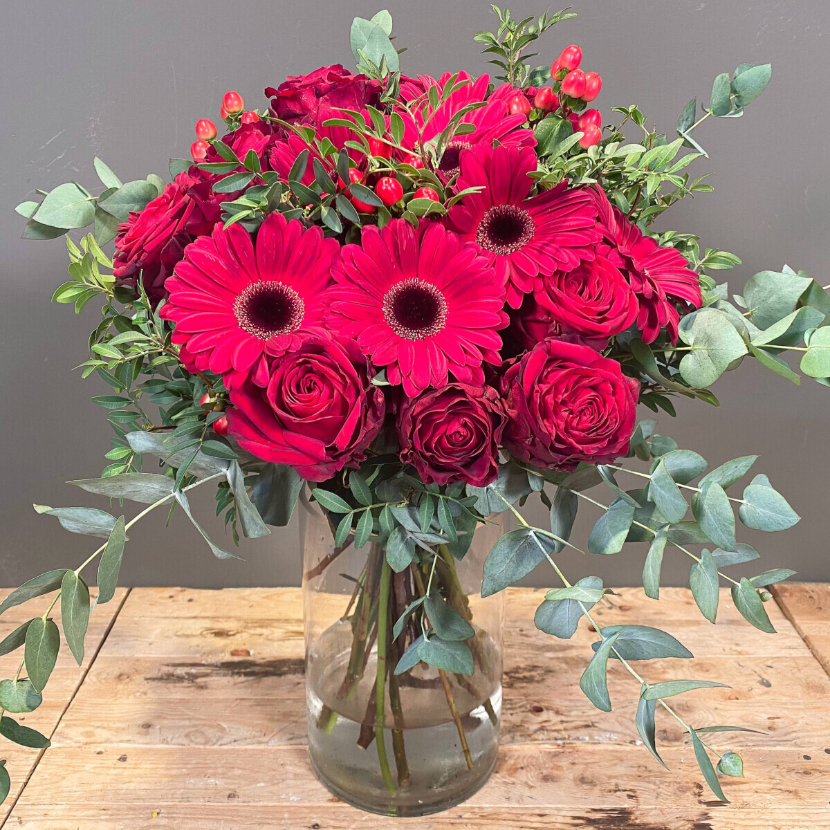 Bouquet Valentine Hypericum Gerberas Roses Red